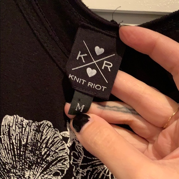 Knit Riot tank - Picture 3 of 3